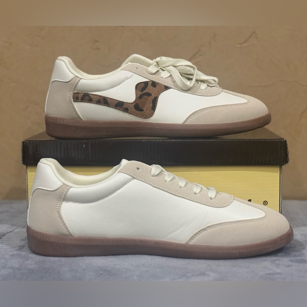 Outwoods Women's Great 1 Leopard Sneaker (Size 10)